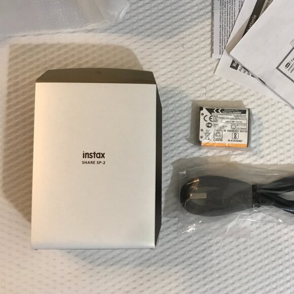 Fujifilm Instax Share SP‑2 Smartphone Printer Kit- Gold- New in Box + Bonus Film - Picture 5 of 13